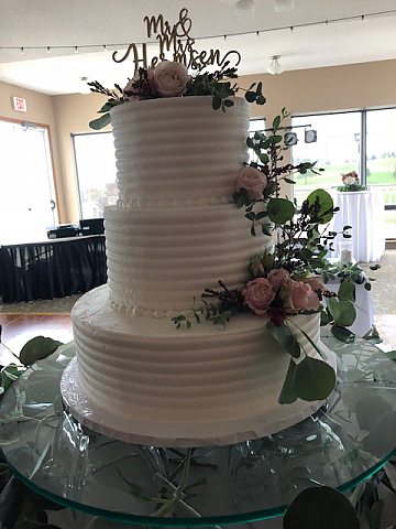 3 tier comb with blush roses