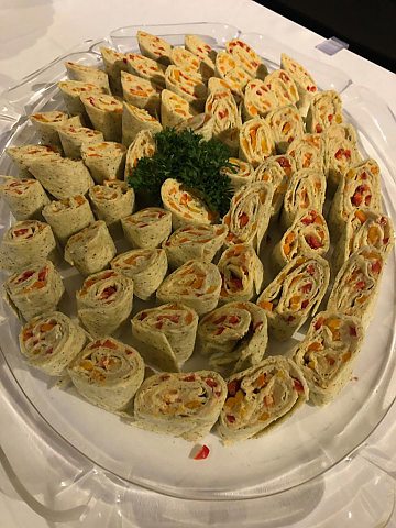 Sweet Pepper & Hummus Pinwheels